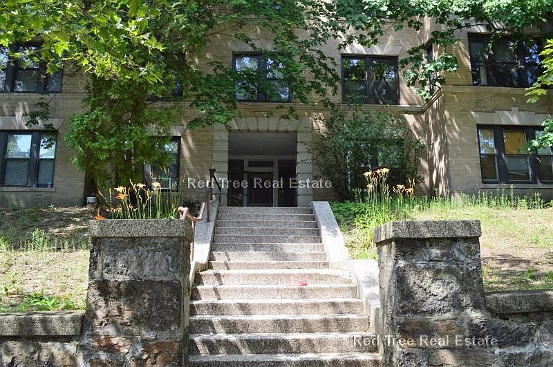 2nd image of 1578 Beacon St APT 3