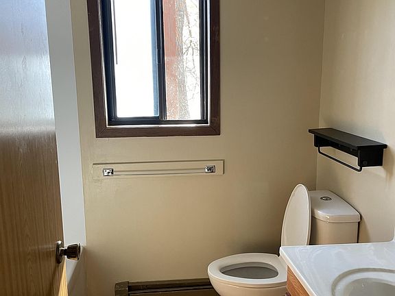 3rd image of 7664 Woodlawn Dr #10914476