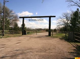 1401 W Woodland Cv, Fremont, NE 68025