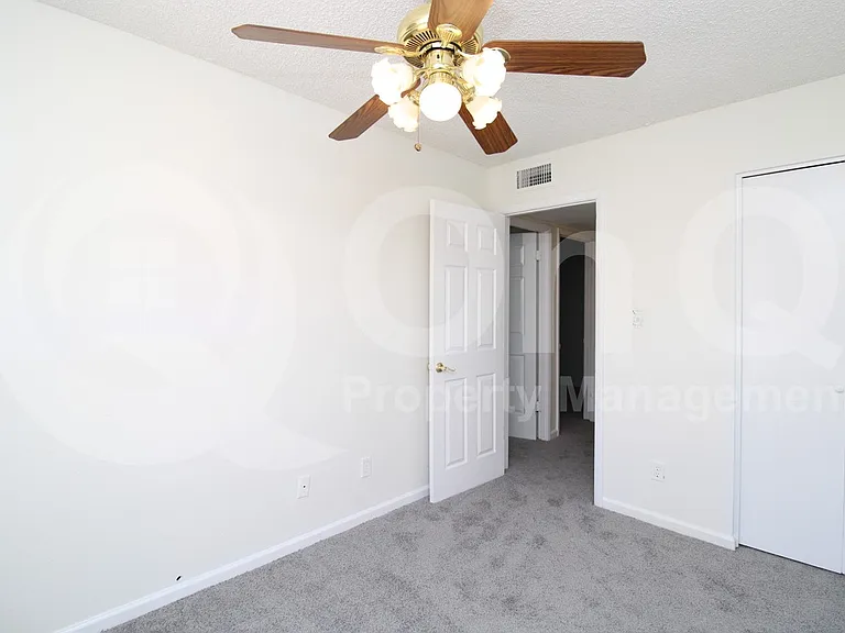 3409 W Echo Ln — Photo 13