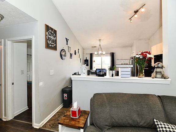 5th image of 10816 Bellflower Ct