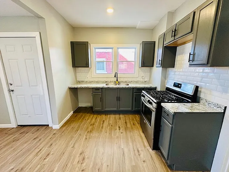 2634 Lawrence St — Photo 10