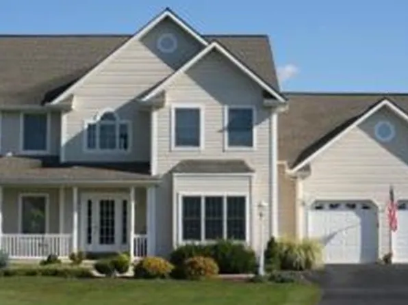 12 Rolling Meadow Rd, Lebanon, PA 17046