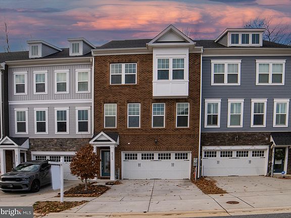 2nd image of 8369 Meadowood Dr