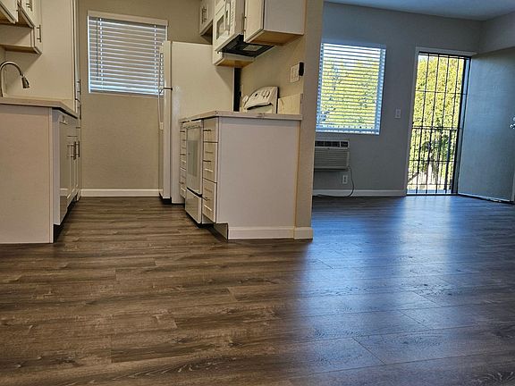 4th image of 6725 Amherst St #33