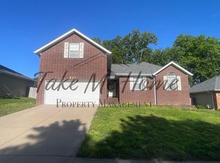 821 S Barberry Ct, Nixa, MO 65714