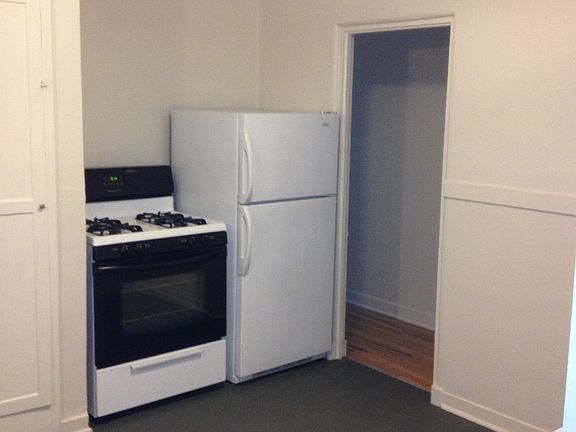 Kitchen with eat-in space