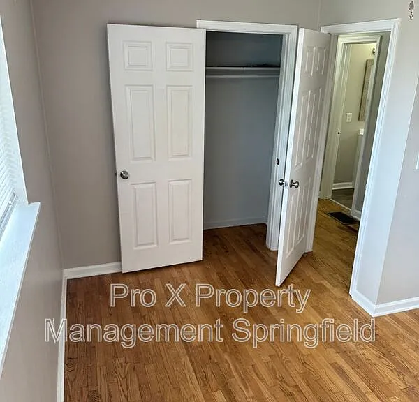 2929 E University St #6 — Photo 15