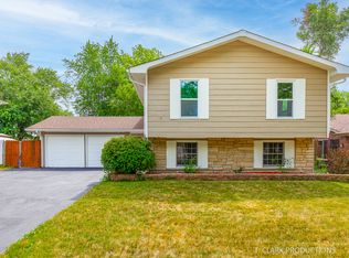 148 Mayfield Dr, Bolingbrook, IL 60440