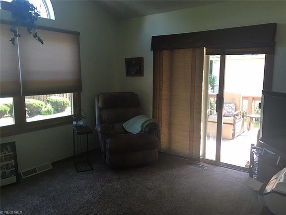 3rd image of 128 Oakley Green Dr