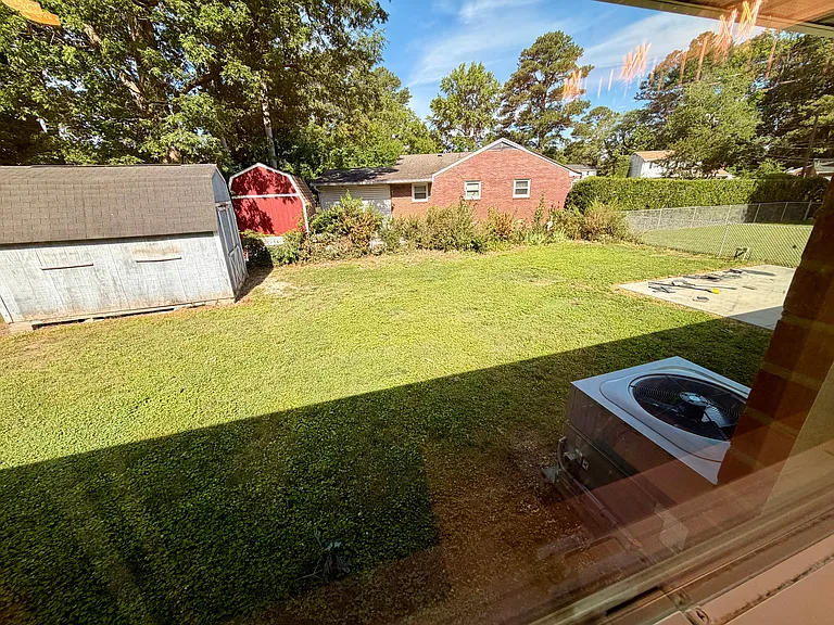 329 Ronald Dr — Photo 16