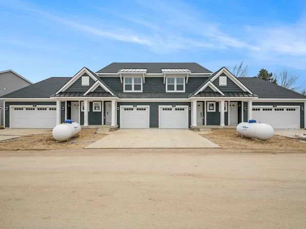 1197 Stagecoach Dr, Byron Center, MI 49315