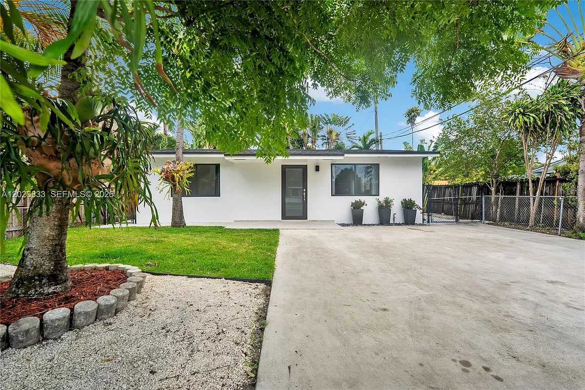 Building Photo - 6566 SW 35th St
