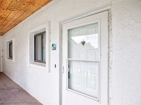 5th image of 5239 Casablanca Cir N #Q25