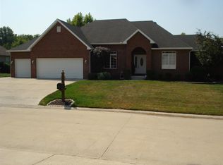 1184 Harbor Point Rd, Terre Haute, IN 47803