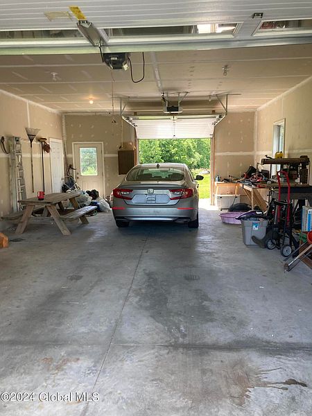 3rd image of 20 Brightman Rd Road