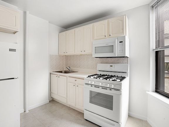 3rd image of 628 W 151st St APT 3D