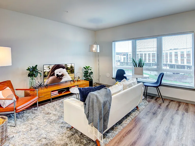 Midtown 64 Apartments — Photo 41