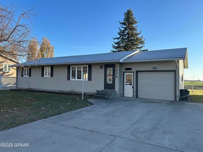 1240 Eastview Dr, Grafton, ND, 58237
