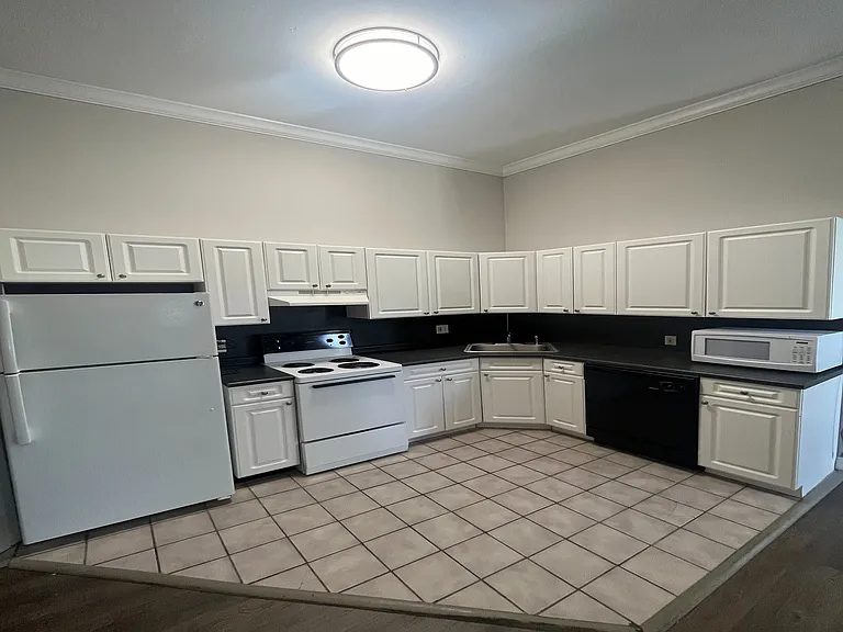 Campus Apartments — Photo 10