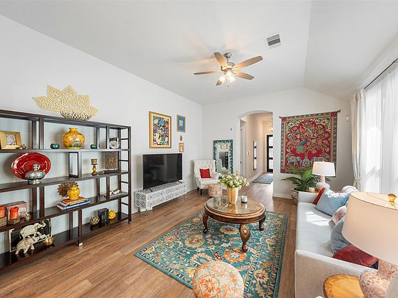 5th image of 555 Chestnut Reef Ct