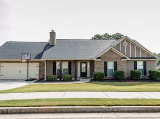 312 Deer Run Dr, Jefferson, GA 30549