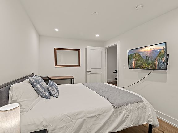 5th image of 119 Greenwich St #8