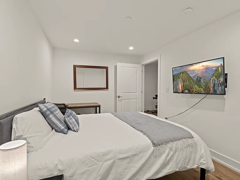 119 Greenwich St #8 — Photo 5
