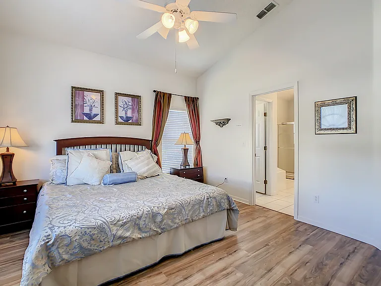 16724 Rolling Green Dr — Photo 26