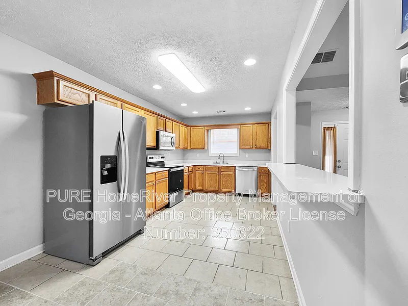 4 bed, 3.0 bath, 1678 sqft, $1,995 — Photo 4