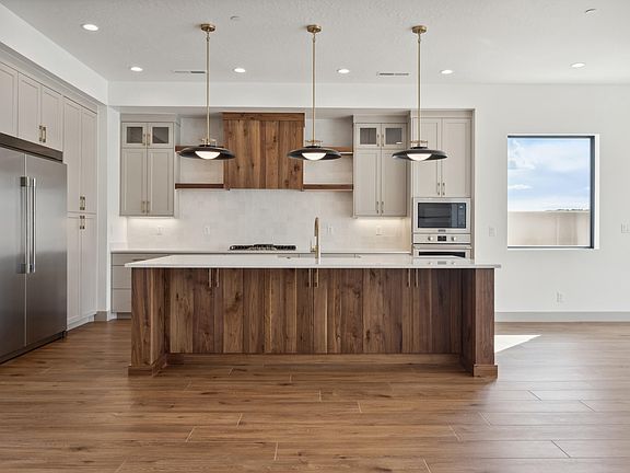 5th image of 1409 N Puesta Del Sol Ln