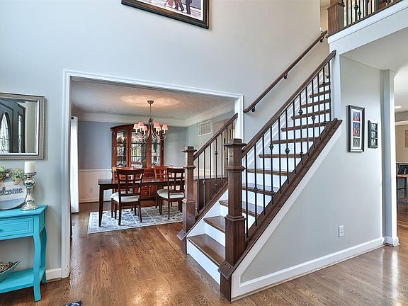 5th image of 158 Edgefield Dr