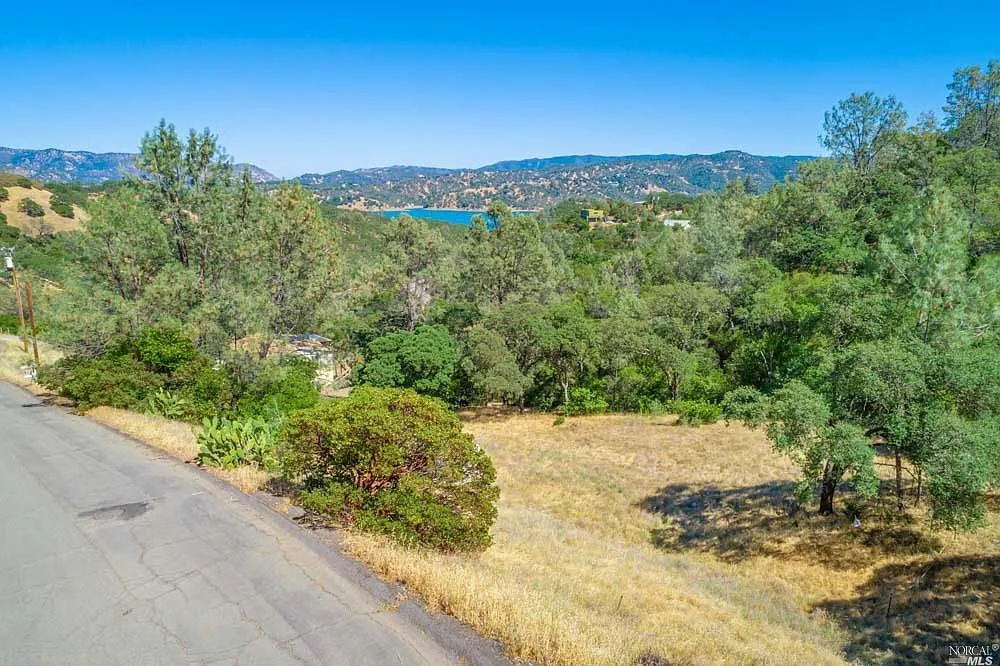 259 Sugarloaf Drive photo 1