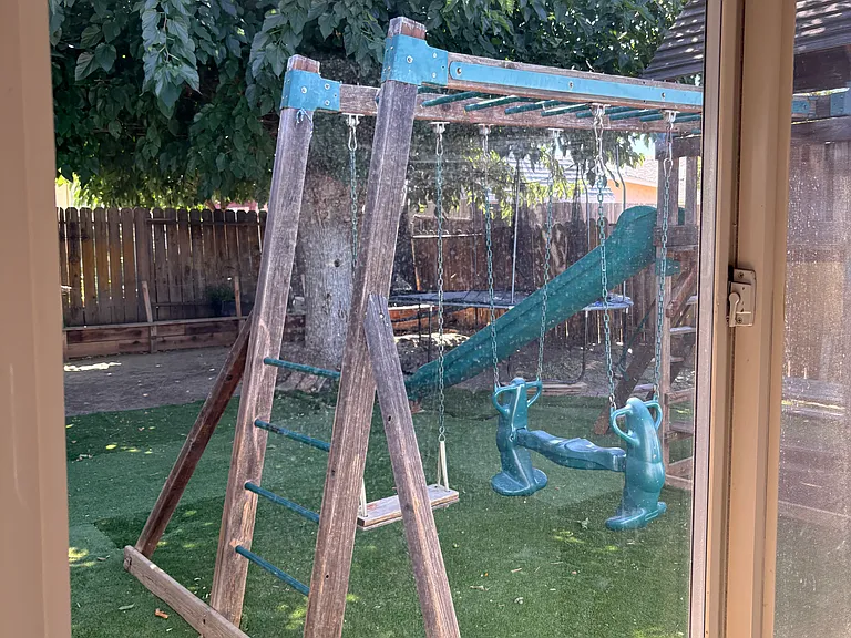 3937 Highgate Way — Photo 13