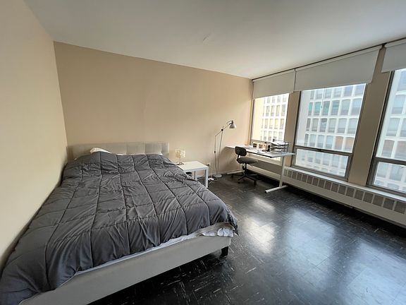 4th image of 1400 E 55th Pl APT 809S