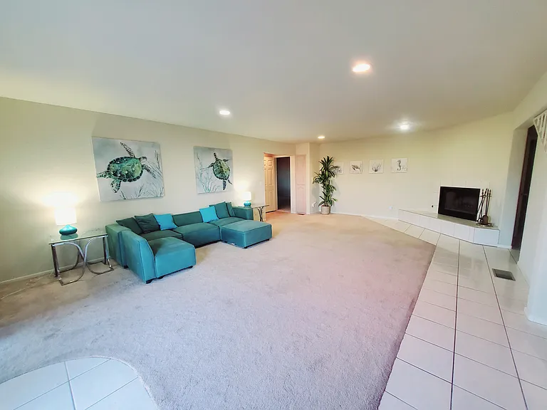 1217 Sangamon Ave #4 — Photo 2