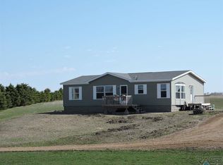 45157 Quail Dr, Canistota, SD 57012