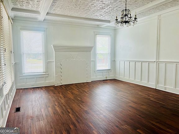 3rd image of 40 S College St