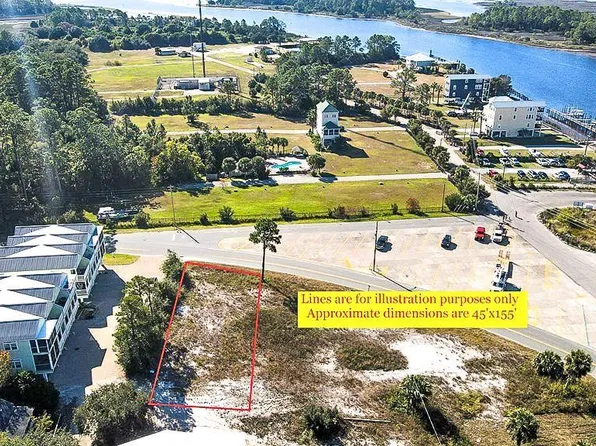 607 Marine St, Carrabelle, FL 32322