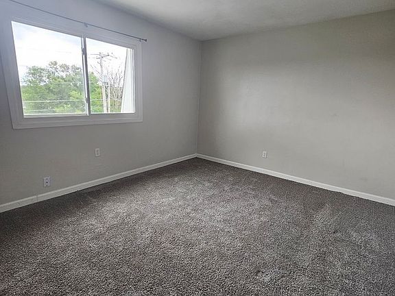 4th image of 2617 N Clark St APT 12