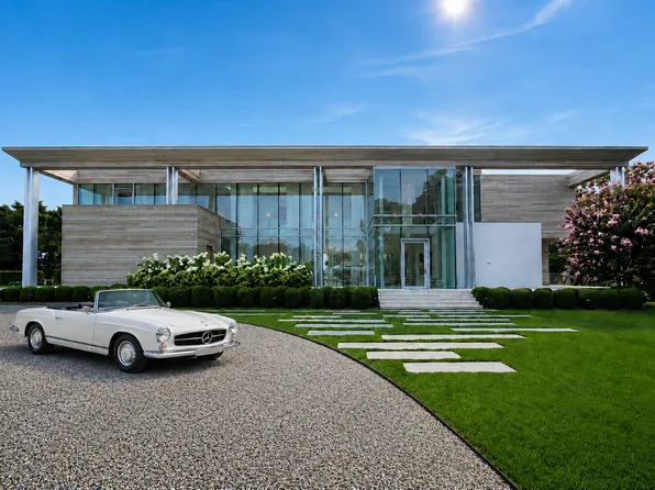 https://photos.zillowstatic.com/fp/4ff5dbb7a91b856f30c17c7c69ba1526-p_e.webp