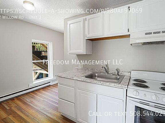 4th image of 62 Willow Rd APT 3