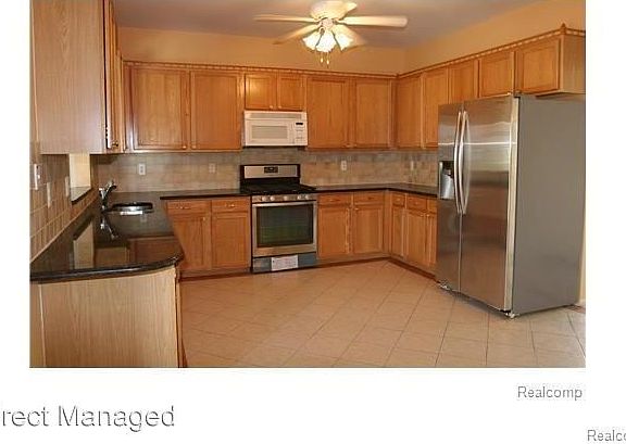 3rd image of 7839 Thornhill Dr