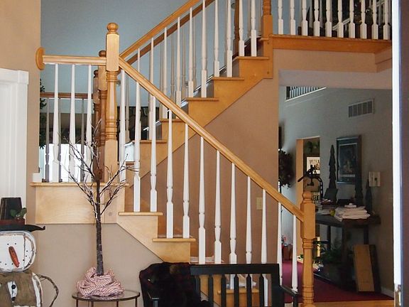 Vaulted ceilings in this lovely entry.