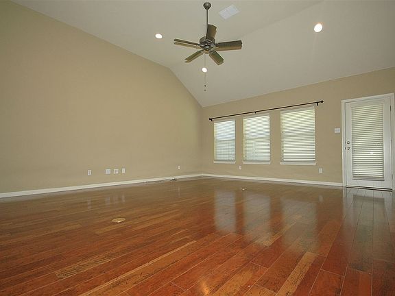 2nd image of 9100 Darby Ln
