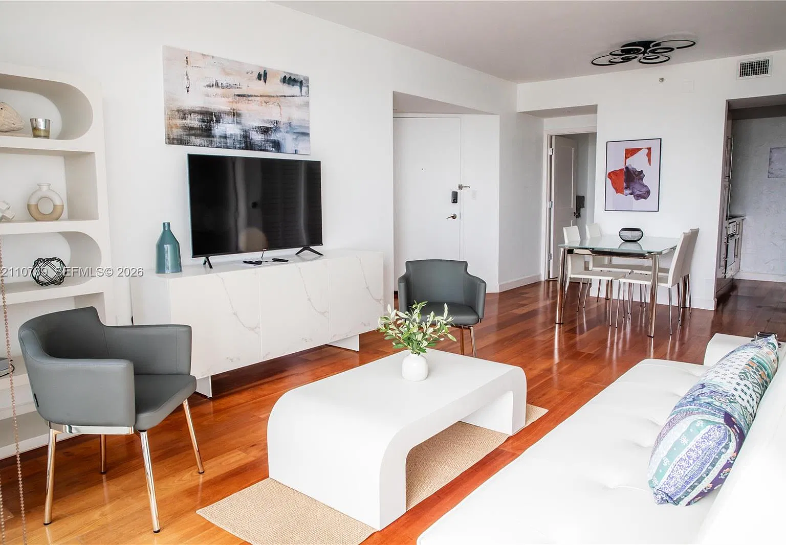 Akoya Condo — Photo 4