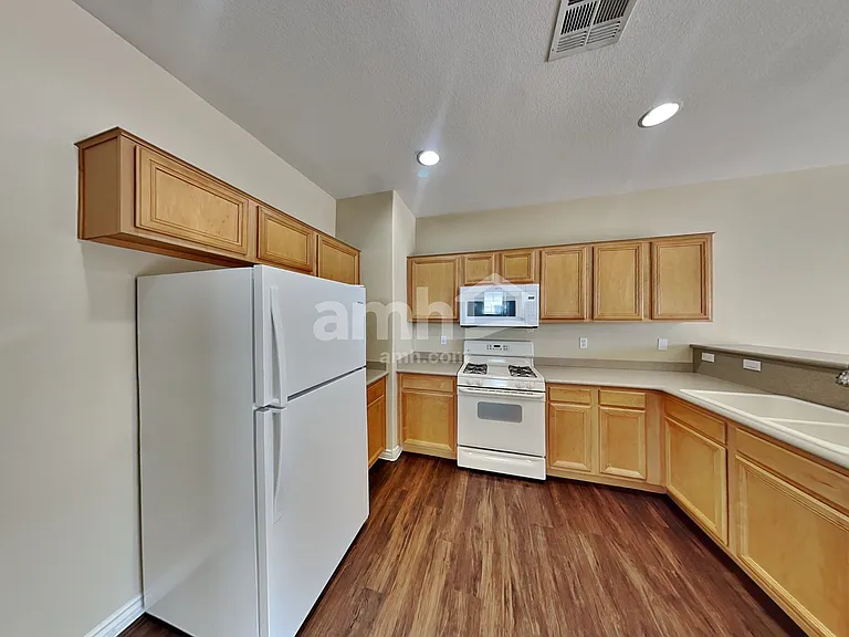 255 Integrity Ridge Dr — Photo 3