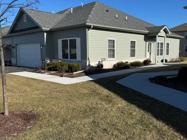 938 Lexington St #938, McHenry, IL 60050