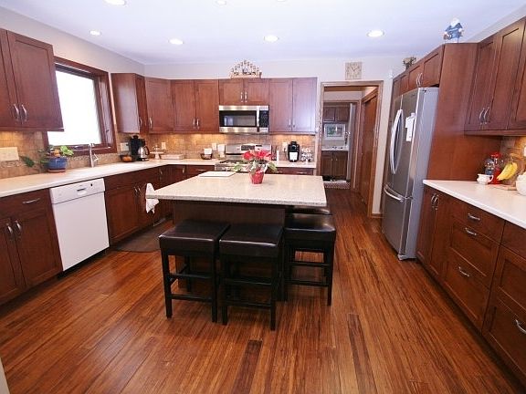 5th image of 2872 Charleston Dr