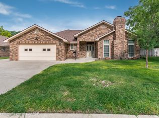 406 Robin Rd, Dumas, TX 79029